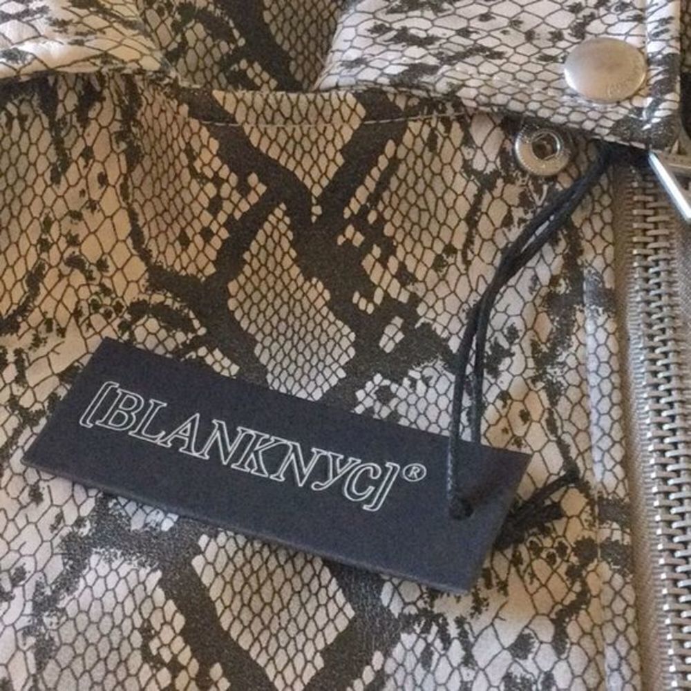 Blank NYC‎ Break Away Snakeskin Moto Jacket Size Med NWT - Picture 8 of 12